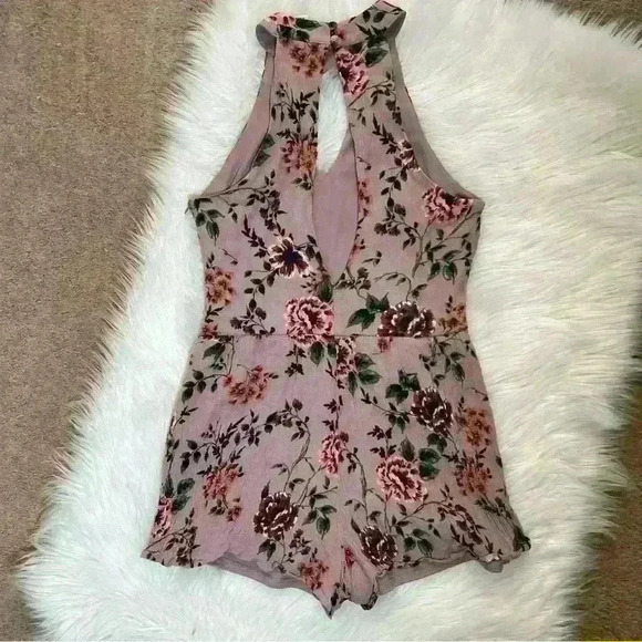 Full Tilt Purple Floral Keyhole Romper Small - Picture 6 of 8